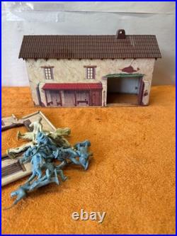 J- Vintage Marx Zorro Hacienda Balcony And 13 Plastic Men