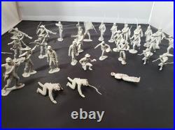 LOUIS MARX Assortment Of Blue And Grey Figures (Battle Of The Blue And Grey)