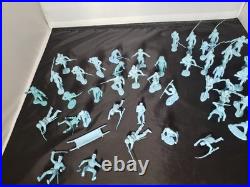 LOUIS MARX Assortment Of Blue And Grey Figures (Battle Of The Blue And Grey)