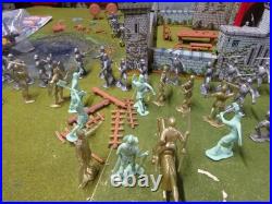LOUIS MARX CASTLE, withKNIGHTS and VIKINGS /Package of BRITIANS DEETAIL KNIGHTS
