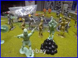 LOUIS MARX CASTLE, withKNIGHTS and VIKINGS /Package of BRITIANS DEETAIL KNIGHTS