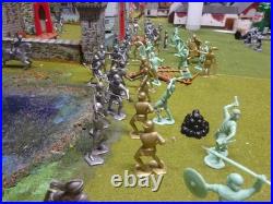 LOUIS MARX CASTLE, withKNIGHTS and VIKINGS /Package of BRITIANS DEETAIL KNIGHTS