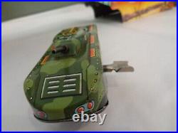 LOUIS MARX VINTAGE MILITARY BATTLEGROUND WithMECHANICAL TANK SET. SEE ACTION VIDEO