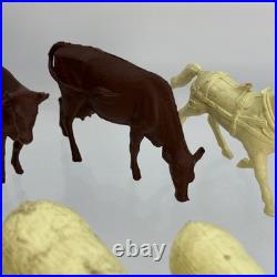 Large Lot Of 47 VINTAGE MARX 1950s FARM PLAYSET ANIMALS & Figures