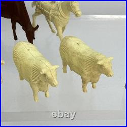 Large Lot Of 47 VINTAGE MARX 1950s FARM PLAYSET ANIMALS & Figures