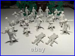 Lot MARX German & American Plastic SOLDIERS, BATTLEGROUND, TANK, JEEP, MILITARY