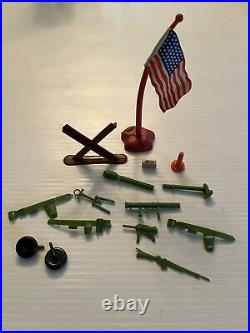 Lot MARX German & American Plastic SOLDIERS, BATTLEGROUND, TANK, JEEP, MILITARY