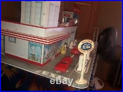 Louis Marx 1950's Tin Litho Marx Day/Nite Service Station With Sky view Parking