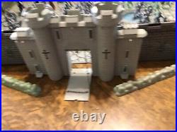 Louis Marx 1968 Carry All Fighting Knights Action PLAY Set