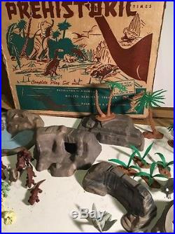 Louis Marx Prehistoric Play Set 3388 Cavemen, Dinosaurs box Nice Set