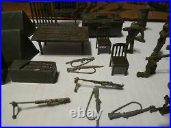 Louis Marx US Army Training Center with soldiers & accessories & box not complet