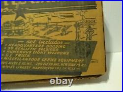 Louis Marx US Army Training Center with soldiers & accessories & box not complet