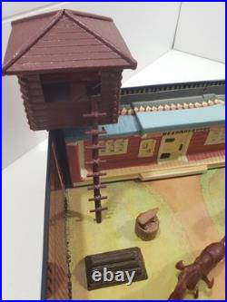 Louis Marx Vintage Fort Apache Carry-All Play Set Style 4685 Western Cowboys