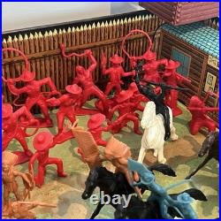 Louis Marx Vtg Fort Apache CarryAll Play Set 4685 Western Cowboys with 106 pieces