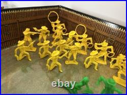 Louis Marx Vtg Fort Apache CarryAll Play Set 4685 Western Cowboys with 106 pieces