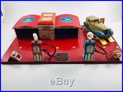 MARX 1930s TIN / PRESSED STEEL BATTERY OPERATED GULL SERVICE STATION PLAY SET