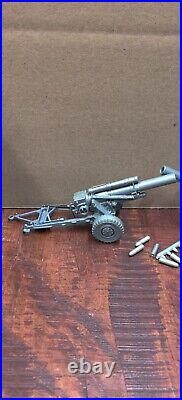 MARX BATTLEGROUND SHELL-SHOOTING MACHINE GUNS and Howitzers with shells