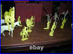 MARX FORT APACHE PLAYSET 3681 withbox INDIANS PIONEERS FORT 1960'S VINTAGE toy