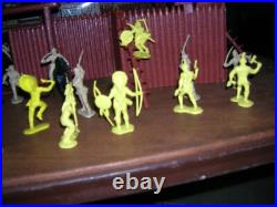 MARX FORT APACHE PLAYSET 3681 withbox INDIANS PIONEERS FORT 1960'S VINTAGE toy