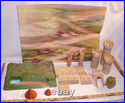 MARX KNIGHTS & CASTLE MINIATURE PLAY SET 1960s BOXED