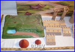 MARX KNIGHTS & CASTLE MINIATURE PLAY SET 1960s BOXED