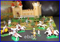 MARX KNIGHTS & CASTLE MINIATURE PLAY SET 1960s BOXED