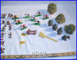 MARX KNIGHTS & CASTLE MINIATURE PLAY SET 1960s BOXED