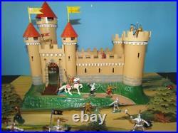 MARX KNIGHTS & CASTLE MINIATURE PLAY SET 1960s BOXED