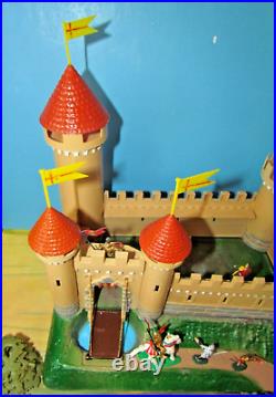 MARX KNIGHTS & CASTLE MINIATURE PLAY SET 1960s BOXED