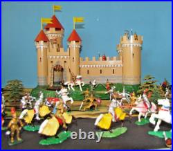 MARX KNIGHTS & CASTLE MINIATURE PLAY SET 1960s BOXED