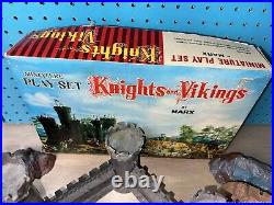 MARX KNIGHTS & CASTLE MINIATURE PLAY SET 1960s HAND PAINTED! VINTAGE