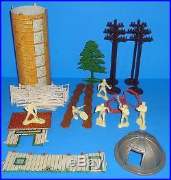 Marx Lazy Day Farm Set R -3945 Unassemled Box Bags Figures Etc