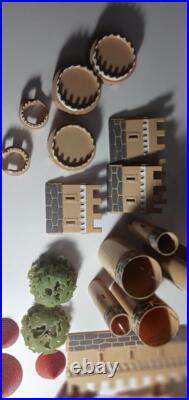 MARX MINATURE PLAYSET PLAY SET KNIGHTS & CASTLE 1960'S HAND PAINTED With BOX USED