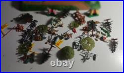 MARX MINATURE PLAYSET PLAY SET KNIGHTS & CASTLE 1960'S HAND PAINTED With BOX USED