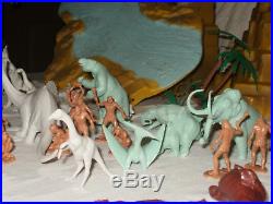 MARX One Million BC minty green gray DINOSAURS Cavemen mountain figures IN BOX