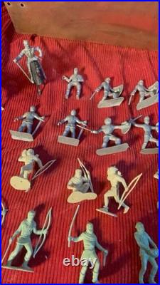 MARX ROBIN HOOD PLAYSET MERRY MEN LOT FIGURES Horses TAN Green Silver. MEDIEVAL