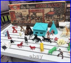 MARX ROY ROGERS RODEO RANCH #3992 PLAYSET With CHARACTER FIGURES & NELLYBELLE Lot3