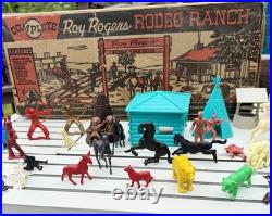 MARX ROY ROGERS RODEO RANCH #3992 PLAYSET With CHARACTER FIGURES & NELLYBELLE Lot3