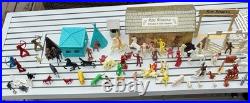 MARX ROY ROGERS RODEO RANCH #3992 PLAYSET With CHARACTER FIGURES & NELLYBELLE Lot3