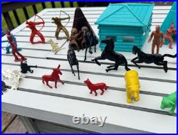 MARX ROY ROGERS RODEO RANCH #3992 PLAYSET With CHARACTER FIGURES & NELLYBELLE Lot3