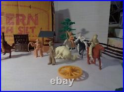 MARX VINTAGE WESTERN RANCH PLAY SET WithBOX, FENCE, FIGURES AND ACCESSORIES