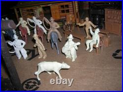 MARX WESTERN RANCH PLAYSET WithBOX 1950 COWBOYS TIN LITHO BUNKHOUSE RUBBER/ VINYL MARX WESTERN RANCH PLAYSET WithBOX 1950 COWBOYS TIN LITHO BUNKHOUSE RUBBER/ VINYL