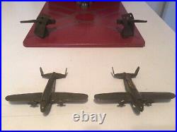 Marx 1942 ARMY AIRPORT with 2-ARMY MILITARY AIRPLANES All Original Super Cond
