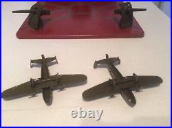 Marx 1942 ARMY AIRPORT with 2-ARMY MILITARY AIRPLANES All Original Super Cond