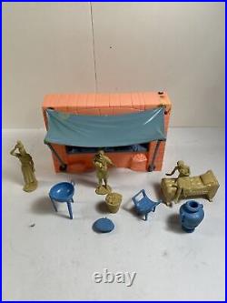 Marx 1959 Series 2000 Ben Hur Playset Fruit Market withThree Figures & Accessories