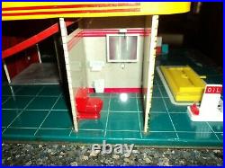 Marx 24 Hr Service Station with most of plastic parts working elevator and lift
