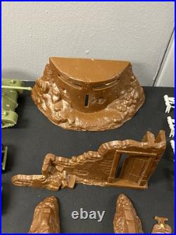 Marx 4147 Iwo Jima Playset Vintage Set 1960's Huge Lot 88 Soldiers, Tanks, MORE