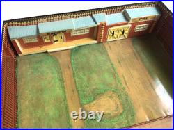 Marx #4685 Fort Apache Carry-All Action Playset with 55 Original Pieces 1960s Vtg