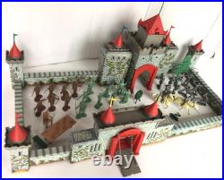 Marx #4719 Robin Hood Castle Play Set Tin Litho 1956 Vtg with Orig Box