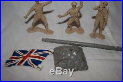 Marx Battleground Europe British flag & pole & 3 British Infantry figures